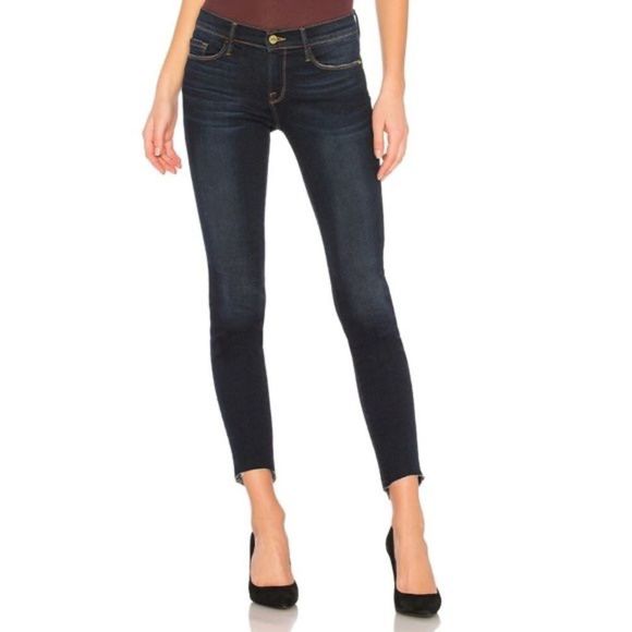 Frame Denim Denim - 4/$20 ⭐️ FRAME Denim • Le Skinny De Jeanne Scoop Hem in Baylis Wash